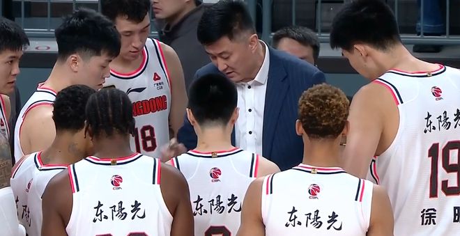 新疆男篮在广东队不敌，遗憾败北