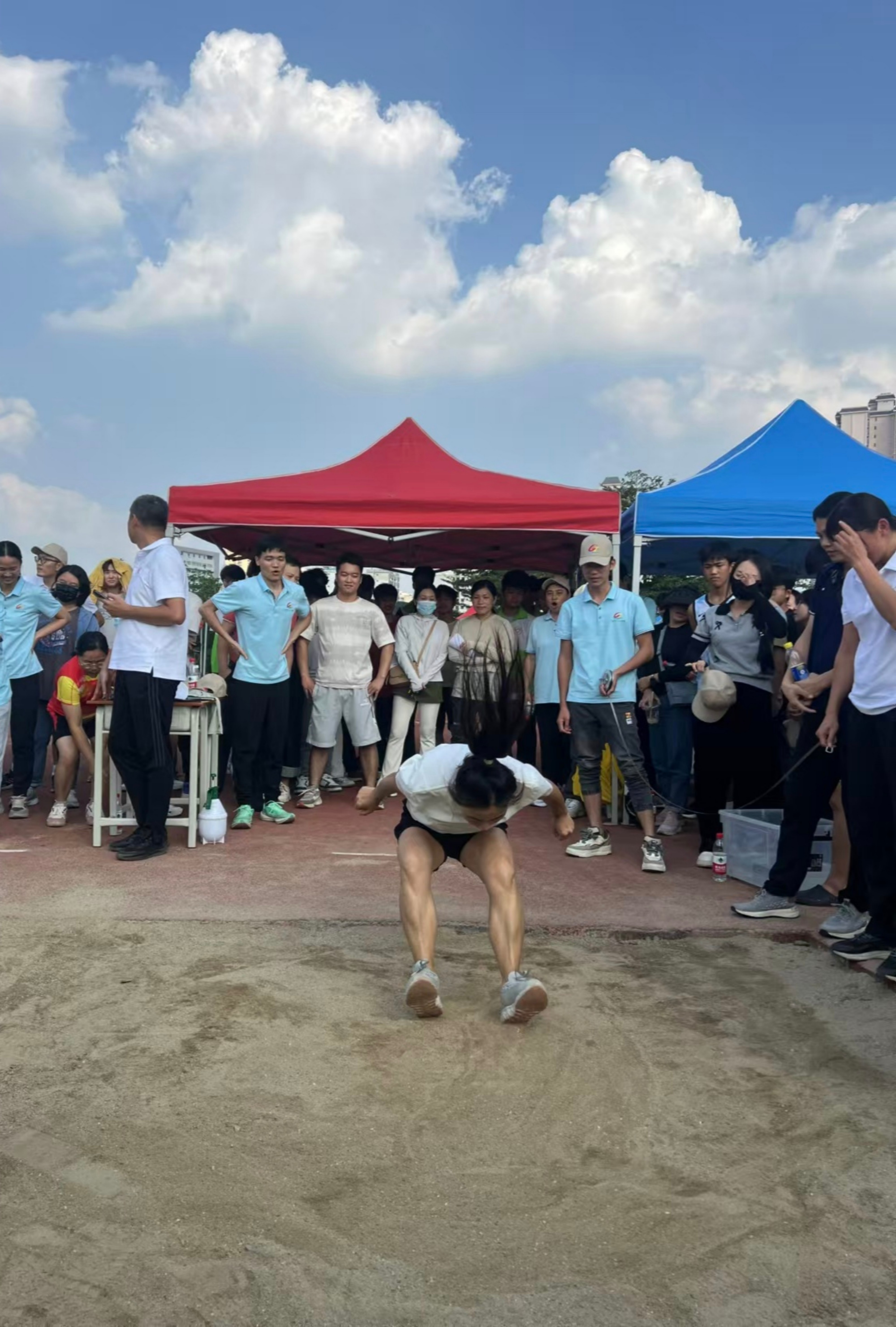 运动员们在比拼中发挥出非凡的自我