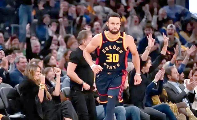 勇士遭受惨败,输球让球迷失望 勇士遭受惨败,输球让球迷失望