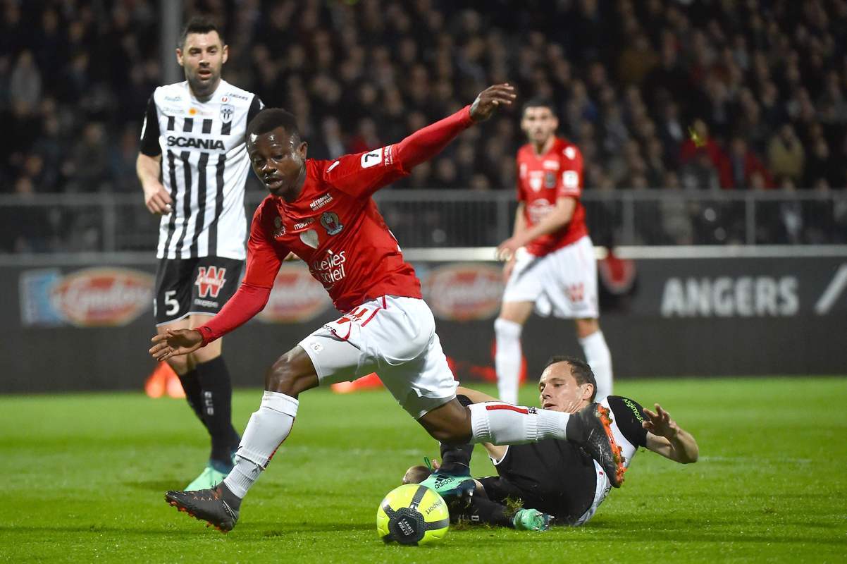 里昂法甲赛事中成绩斐然,引人注目 里昂法甲赛事中成绩斐然,引人注目