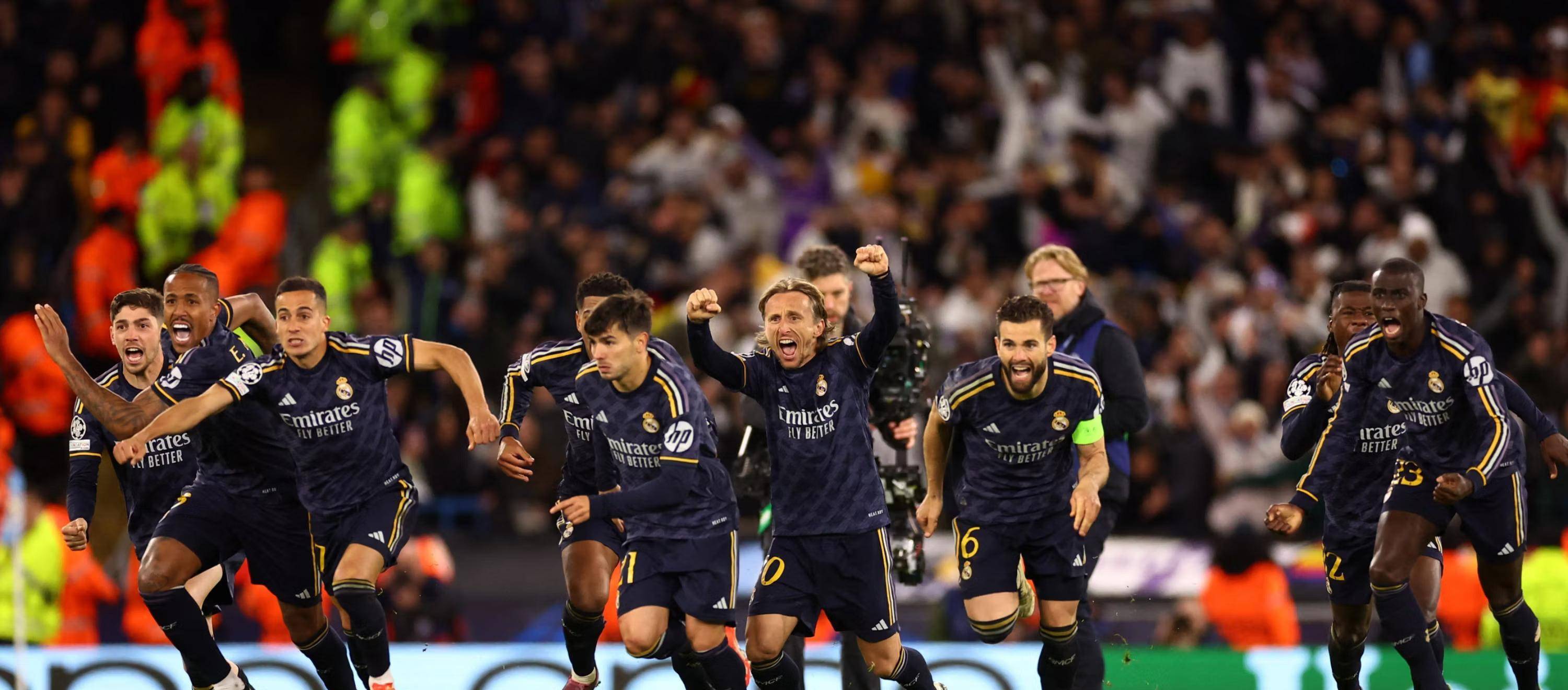 拜仁慕尼黑逆转曼城,晋级欧冠决赛 拜仁慕尼黑逆转曼城,晋级欧冠决赛