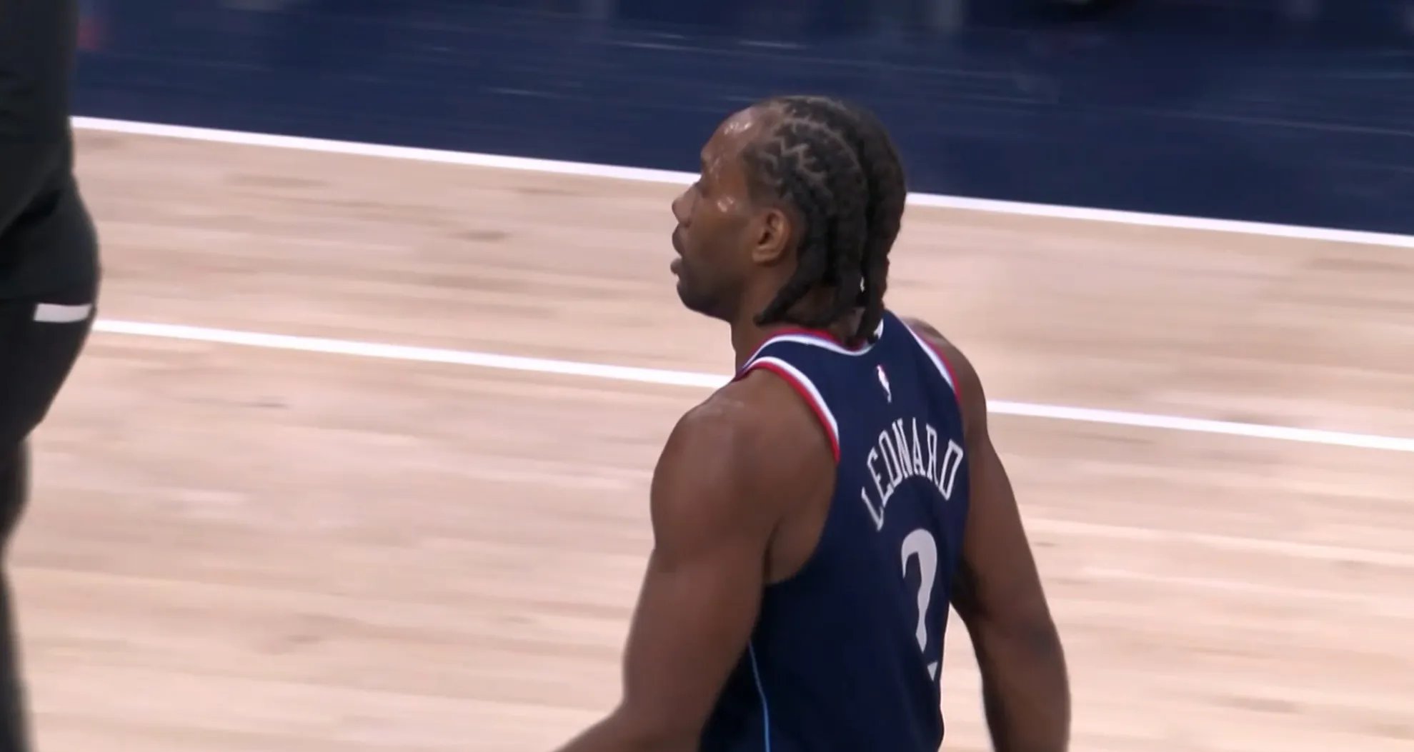 伦纳德缺席又输球，快船遭逆转