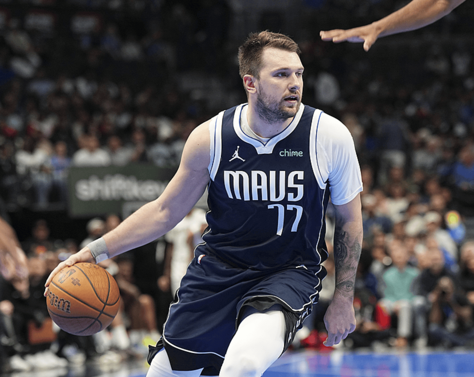 包含鹈鹕逆转马刺，球队连续两场胜利的词条