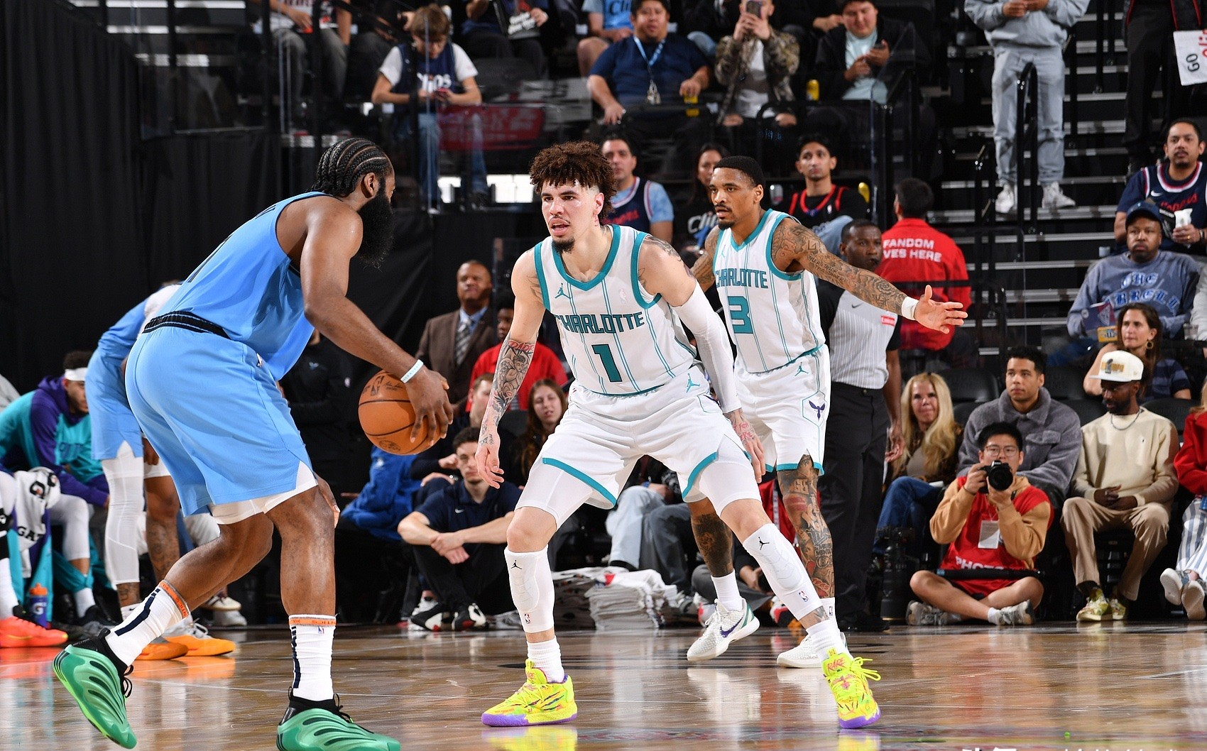 黄蜂客场大胜国王，拉梅洛奇才秀的简单介绍