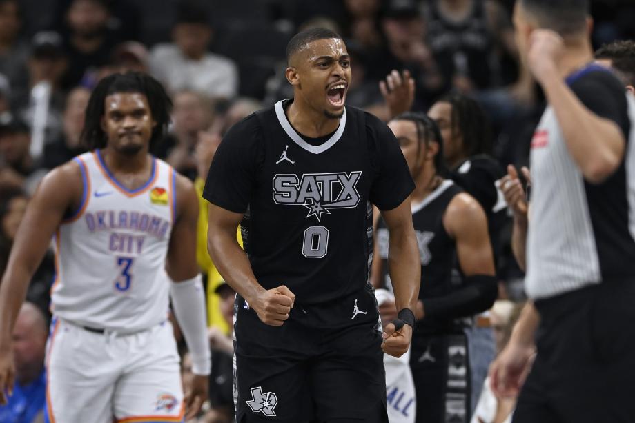 雷霆负马刺遭受两连败 雷霆负马刺遭受两连败