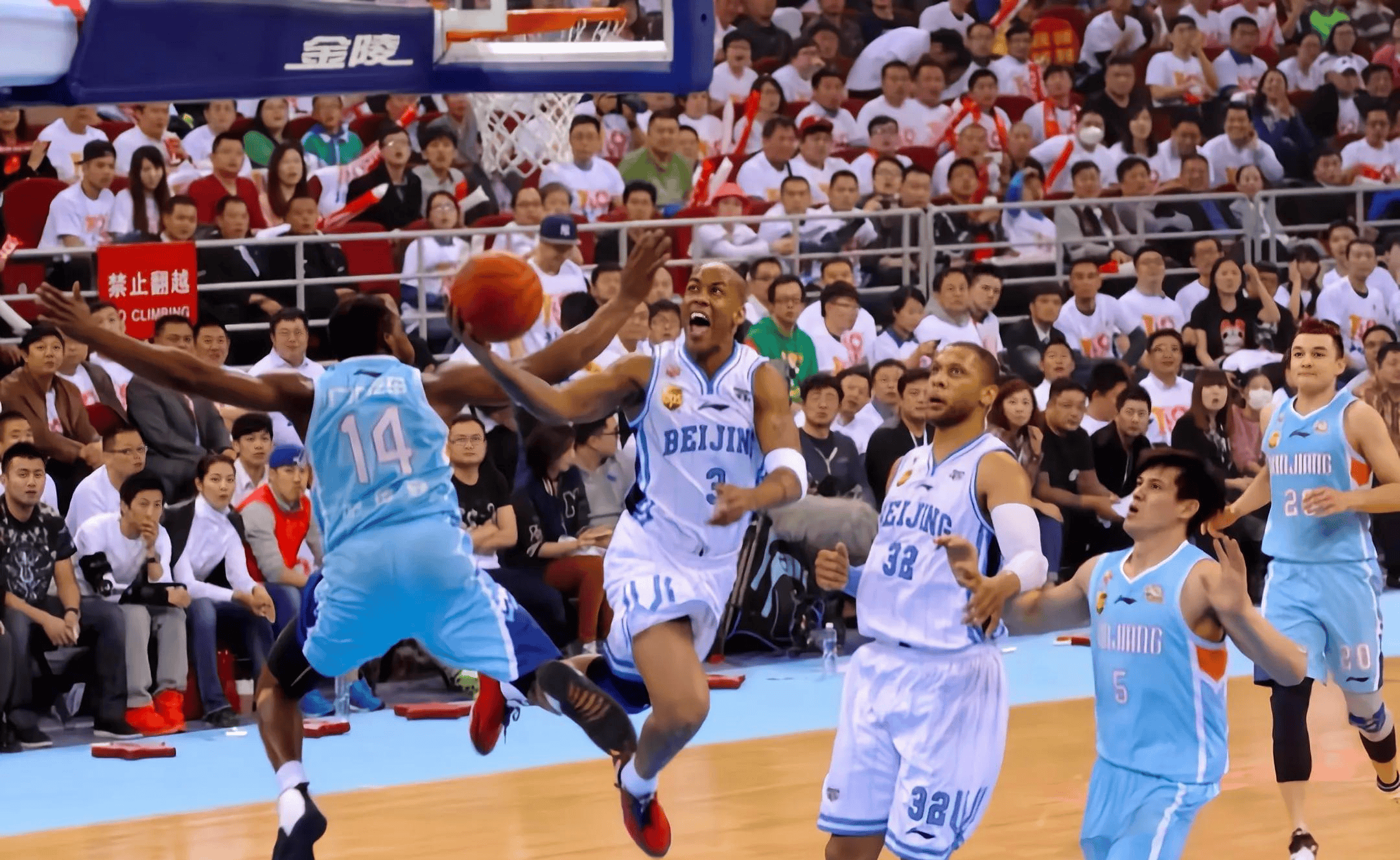 关于中国男篮力克日本男篮,字母哥完成帽子戏法的信息 关于中国男篮力克日本男篮,字母哥完成帽子戏法的信息