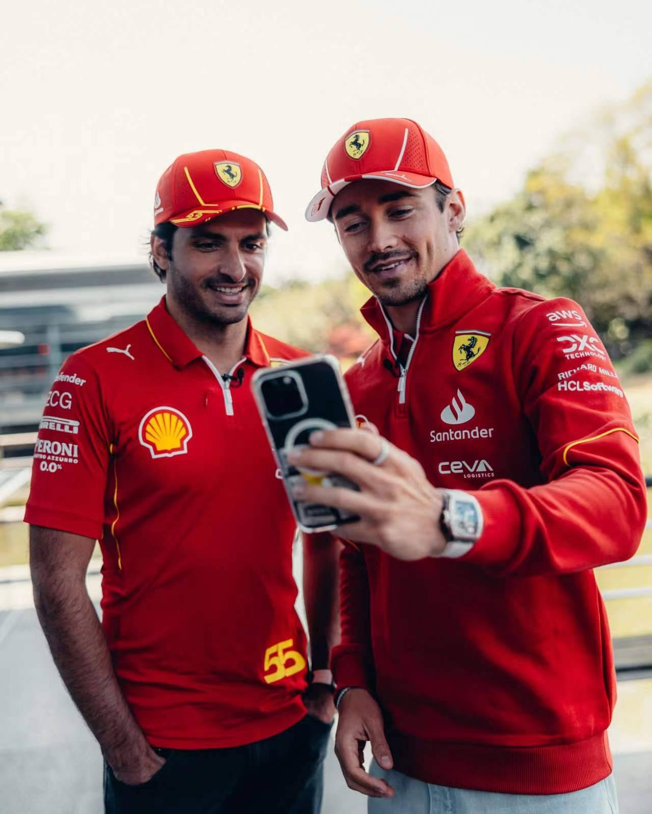 红牛二队横扫雷诺车队，塞恩斯关键制胜