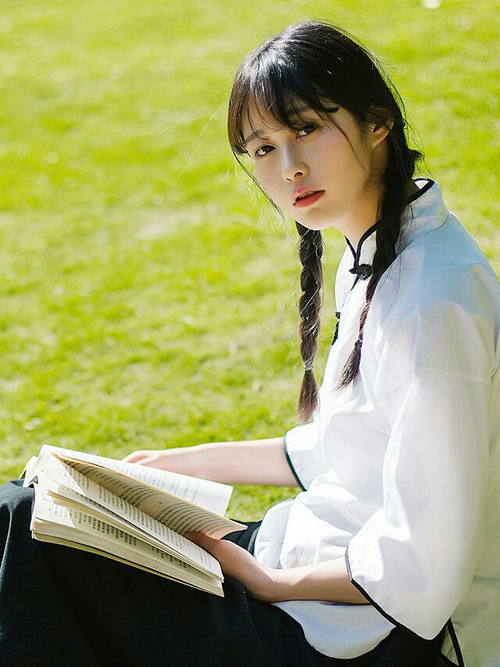 维尼修斯统治全场，尼斯踏平突尼斯，绿茵场上的个人璀璨与团队辉煌