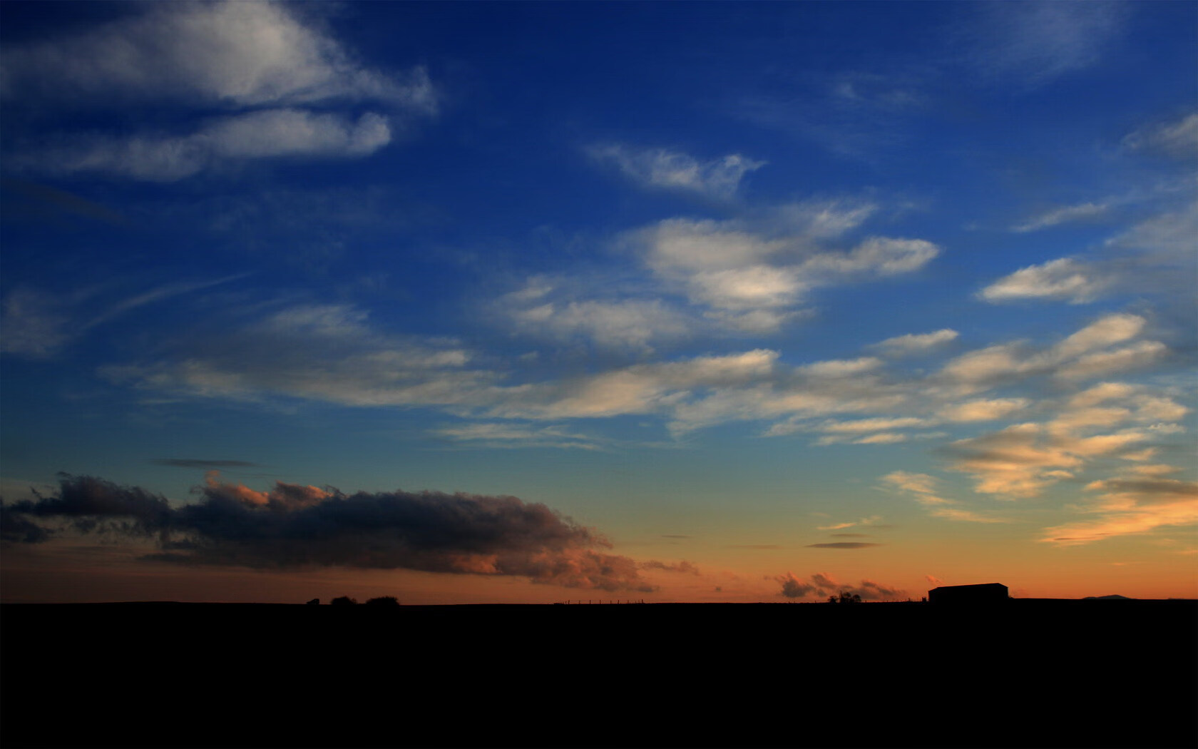 足球双焦点，德甲争冠战白热化，加拿大国家队强势打穿牙买加