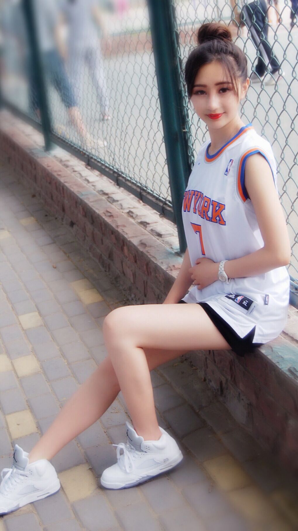 步行者生死战逆袭雷霆，西决赛场焦点战谱写新篇章