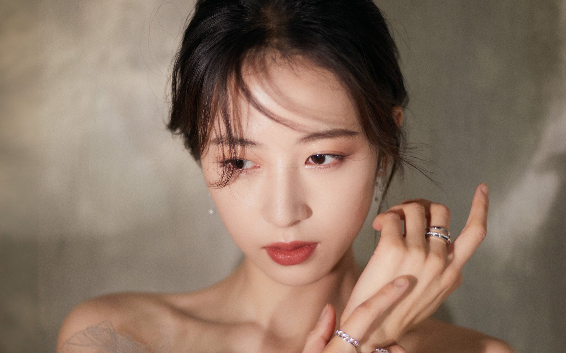 轰鸣的NBA战舰与欧洲篮球的沉默主宰，快船火力压制与切特的德比接管