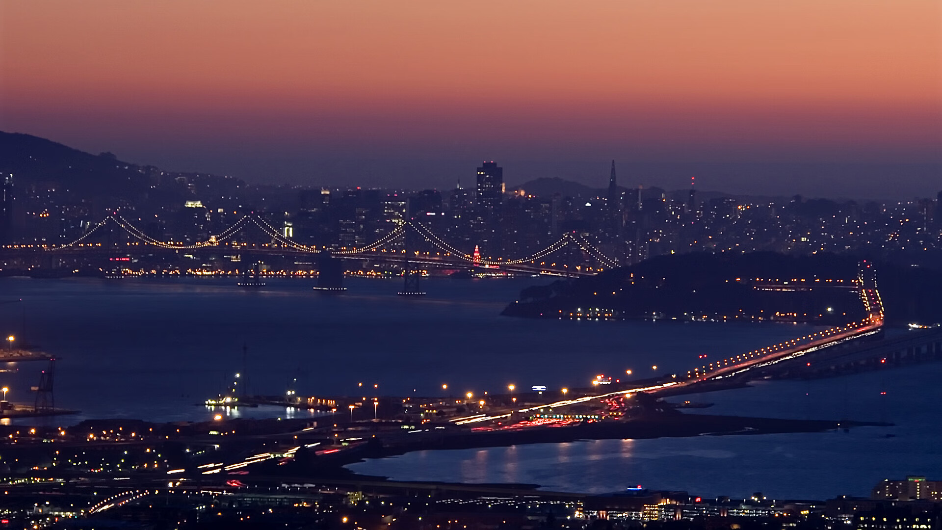 F1街道赛之夜,金属巨兽的暗黑舞蹈与伊萨克那记撕裂宿命的超车